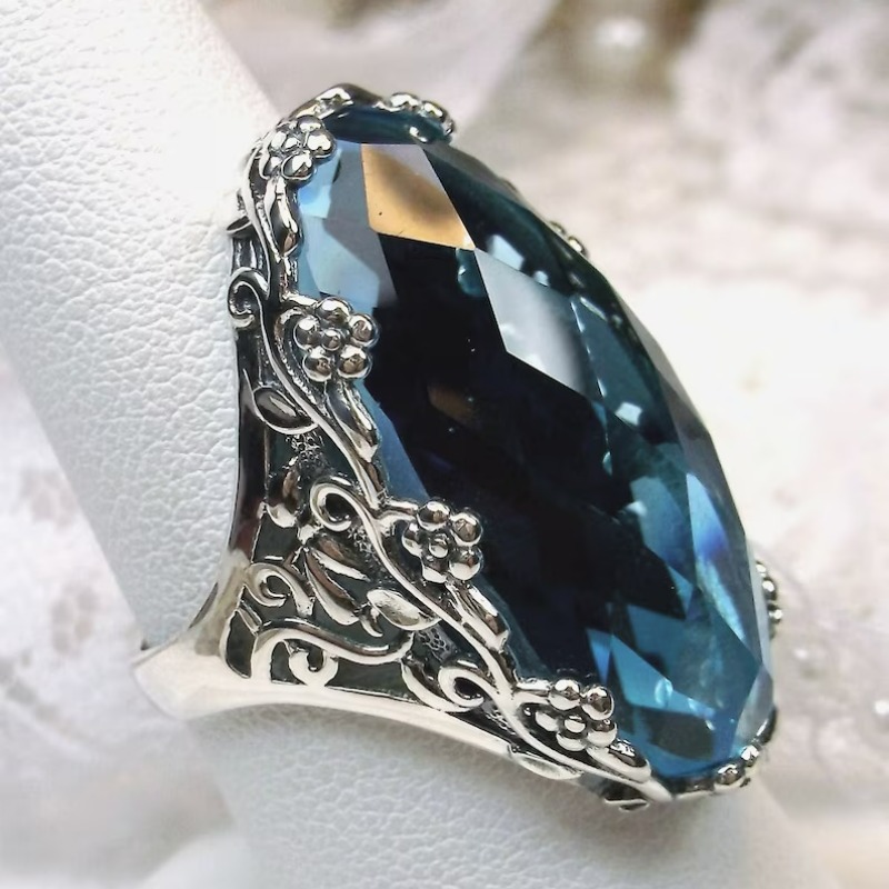 Exquisite Vintage Oval Blue Zirconia Ring, Retro Floral Design